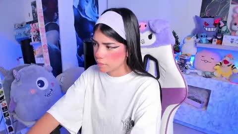  - independent model online show from 02.13.25