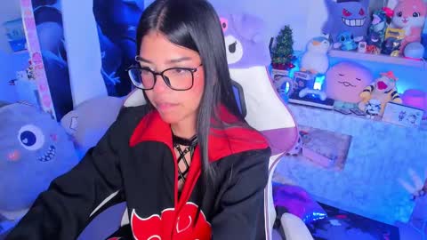  - independent model online show from 03.11.25