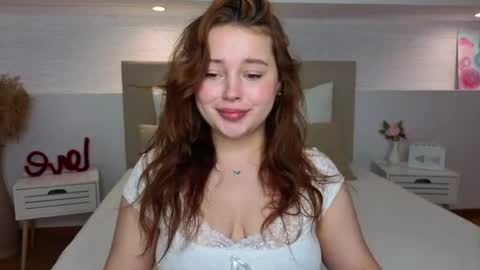 Snapshot of cutie__cutiee_ chatting on 06.16.26 Nika online show from 06.16.26