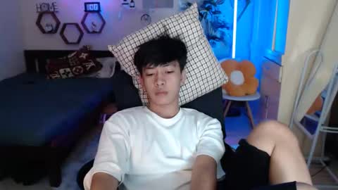 Neil Taylor online show from 12.19.25