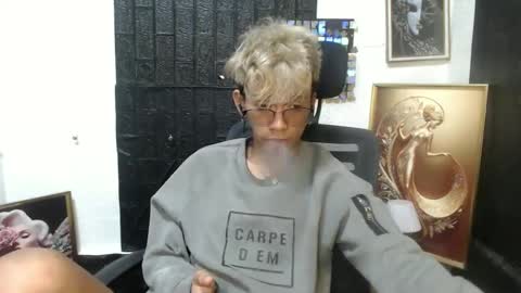 Snapshot of cutie_mico chatting on 03.05.25 cutie_mico online show from 03.05.25