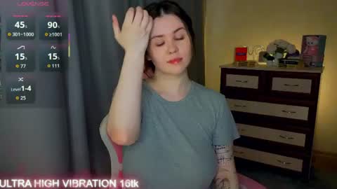 Snapshot of cutie_mili chatting on 06.13.26 mili online show from 06.13.26