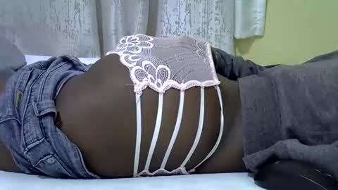 cutiehanish4 online show from 12.18.25