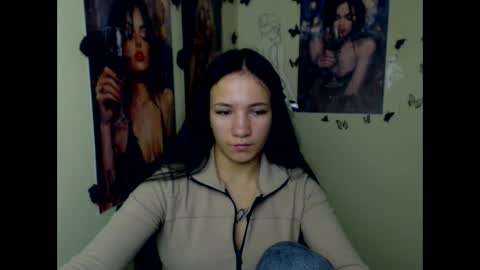 Snapshot of cutielady_ chatting on 11.04.25 Emma online show from 11.04.25