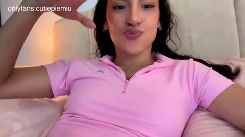 Snapshot of cutiepiemiu chatting on 07.18.26 cutiepiemiu - online show from 07.18.26