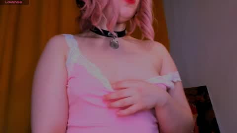 Snapshot of cutiesue chatting on 04.28.26 CutieSue online show from 04.28.26