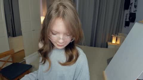 Snapshot of cuty_petite chatting on 03.08.26 Anne online show from 03.08.26