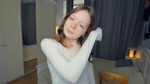 Snapshot of cuty_petite chatting on 03.16.26 Anne online show from 03.16.26