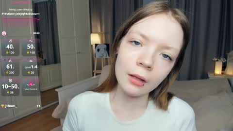 Snapshot of cuty_petite chatting on 04.16.26 Anne online show from 04.16.26