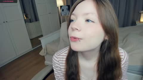 Snapshot of cuty_petite chatting on 04.20.26 Anne online show from 04.20.26