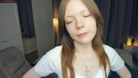 Snapshot of cuty_petite chatting on 04.30.26 Anne online show from 04.30.26