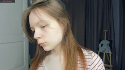 Snapshot of cuty_petite chatting on 05.03.26 Anne online show from 05.03.26