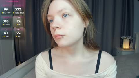 Snapshot of cuty_petite chatting on 05.07.26 Anne online show from 05.07.26