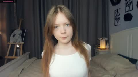 Snapshot of cuty_petite chatting on 05.09.26 Anne online show from 05.09.26