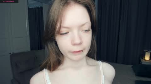 Snapshot of cuty_petite chatting on 05.14.26 Anne online show from 05.14.26