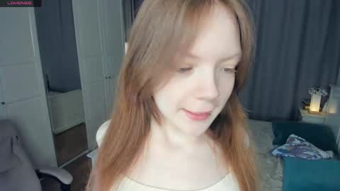 Snapshot of cuty_petite chatting on 05.29.26 Anne online show from 05.29.26