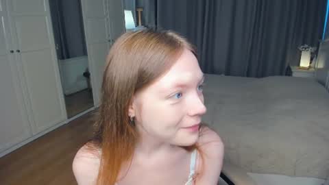 Snapshot of cuty_petite chatting on 07.03.26 Anne online show from 07.03.26