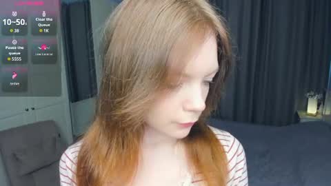 Snapshot of cuty_petite chatting on 07.12.26 Anne online show from 07.12.26