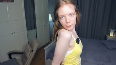 Snapshot of cuty_petite chatting on 07.23.26 Anne online show from 07.23.26
