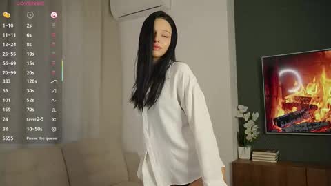 Cwen online show from 10.29.25