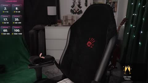 Helen Blossom online show from 01.06.25