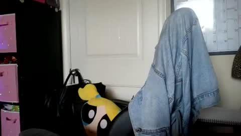 Snapshot of cyndylouwho chatting on 04.29.26 Cyndy Lou Who online show from 04.29.26