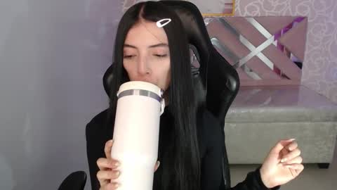 Snapshot of cynthia_ch chatting on 10.10.25 CINTIA ARAUJO online show from 10.10.25