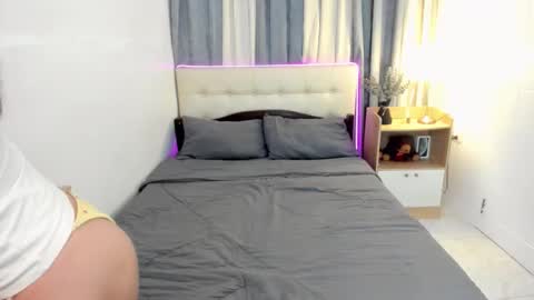 Snapshot of cynthiagwapa09 chatting on 11.11.25 cynthiagwapa09 online show from 11.11.25