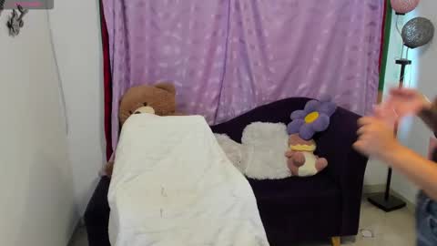 Snapshot of cynthiawatson_ chatting on 11.18.25 Cynthia online show from 11.18.25