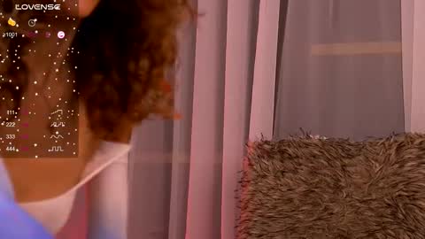 Snapshot of cynthiawest chatting on 12.22.25 Ivy online show from 12.22.25