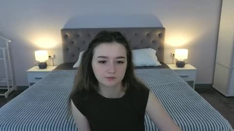 Snapshot of cyrenaluxe chatting on 04.28.26 Cyrena online show from 04.28.26