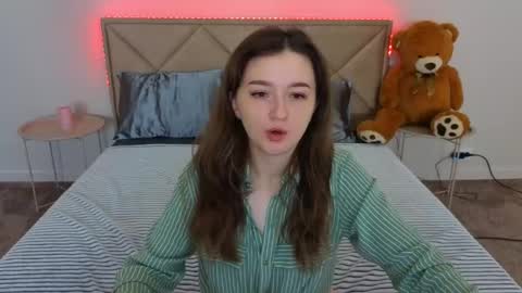 Snapshot of cyrenaluxe chatting on 05.10.26 Cyrena online show from 05.10.26