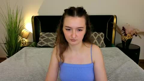 Snapshot of cyrenaluxe chatting on 05.11.26 Cyrena online show from 05.11.26