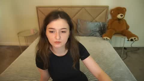 Snapshot of cyrenaluxe chatting on 05.27.26 Cyrena online show from 05.27.26