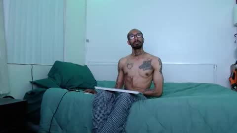 SkinnyTattedGuy online show from 05.11.26