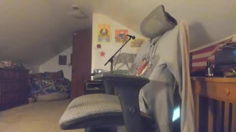 Snapshot of czechlove chatting on 09.10.25 Andrew Thomas online show from 09.10.25