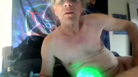 Snapshot of czechlove chatting on 10.19.25 Andrew Thomas online show from 10.19.25