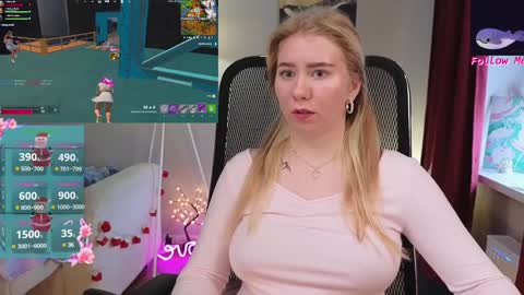 Snapshot of d0nna_ chatting on 12.16.24 Donna online show from 12.16.24