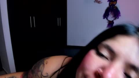 Snapshot of daahanna_ chatting on 12.22.24 Ailyn online show from 12.22.24