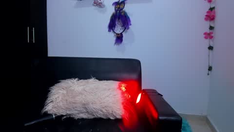 Snapshot of daahanna_ chatting on 12.24.24 Ailyn online show from 12.24.24