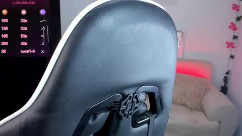 Snapshot of daahanna_ chatting on 10.02.25 Ailyn online show from 10.02.25