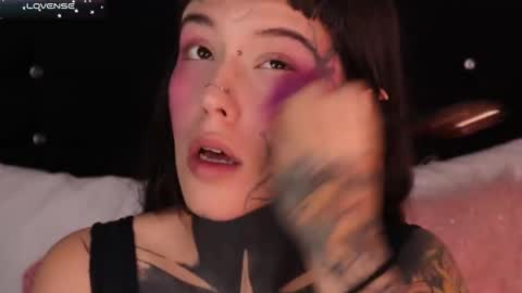 Snapshot of daarlene chatting on 02.11.25 Darlene online show from 02.11.25