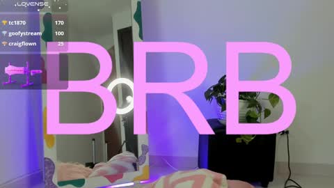 Snapshot of daarlene chatting on 03.09.25 Darlene online show from 03.09.25