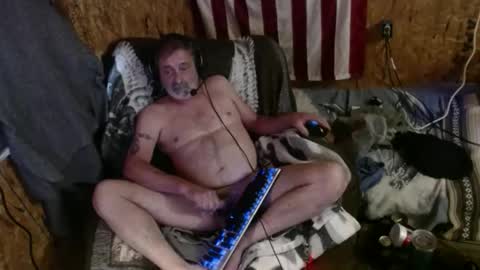 Snapshot of daddy38345 chatting on 05.06.26 daddy38345 online show from 05.06.26