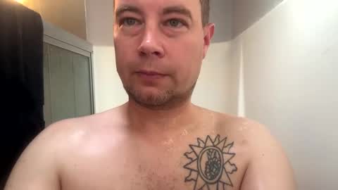 Snapshot of daddycam33 chatting on 10.05.25 DaddyCam33 online show from 10.05.25