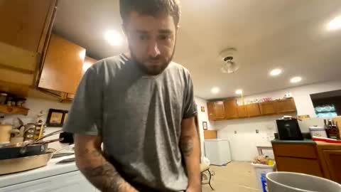 Snapshot of daddydic120402 chatting on 10.19.25 daddydic120402 online show from 10.19.25