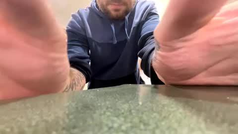 Snapshot of daddydic120402 chatting on 11.23.25 daddydic120402 online show from 11.23.25