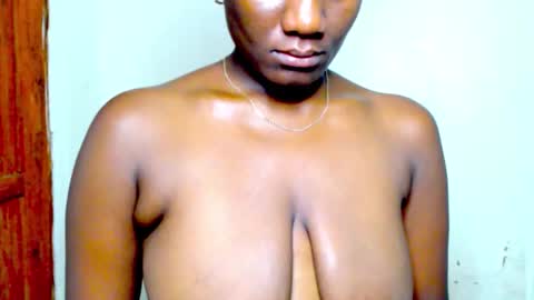 Snapshot of daddys_naughtyslut chatting on 11.14.25 tee online show from 11.14.25