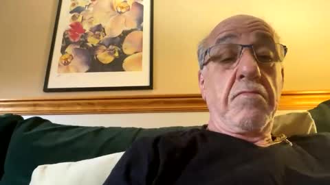 Snapshot of daddyweis chatting on 04.25.26 daddyweis online show from 04.25.26
