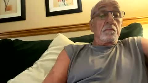 Snapshot of daddyweis chatting on 07.18.26 daddyweis online show from 07.18.26